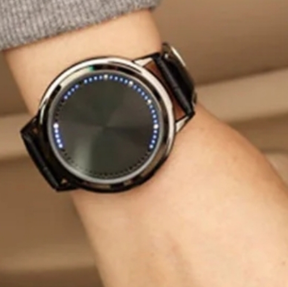 Watch - Picture 2 of 2